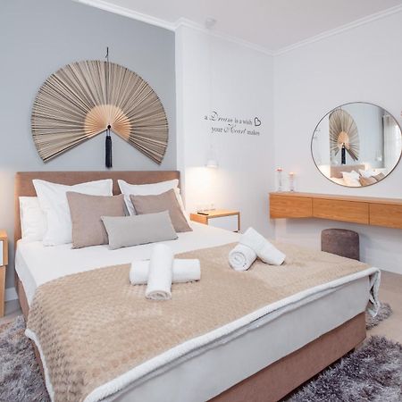 Singer Suites Kalamata - Luxury Suites Екстер'єр фото